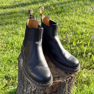 Doc Martens Chelsea Boots